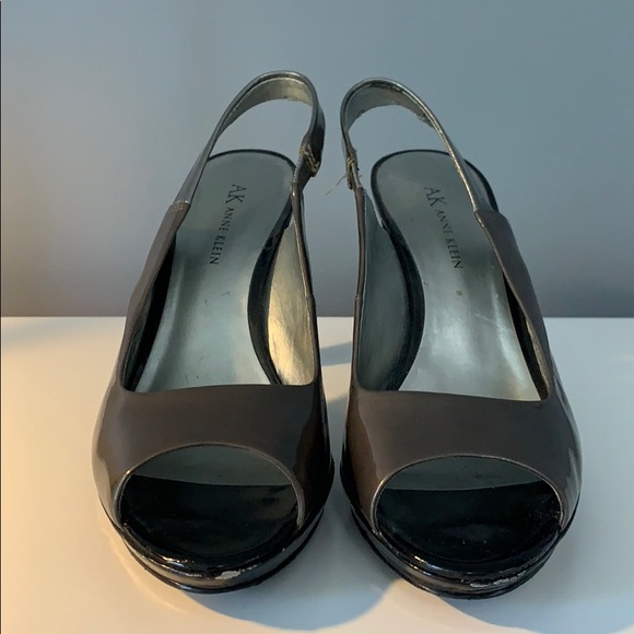 🌚 AK Anne Klein Grey Open-Toe Patent heels - Picture 2 of 6